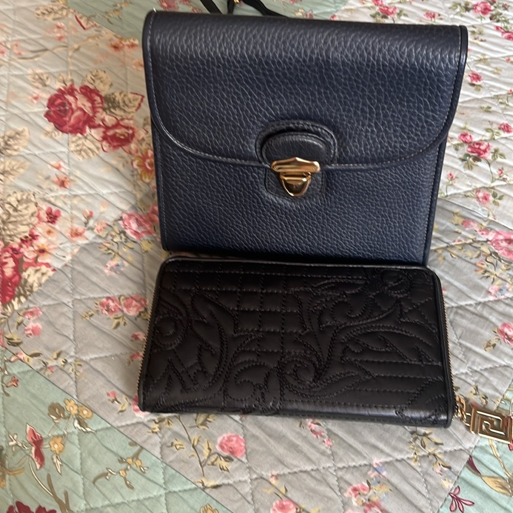 Dooney & Bourke Blue Crossbody Bag with Gold Clasp - Picture 12 of 13